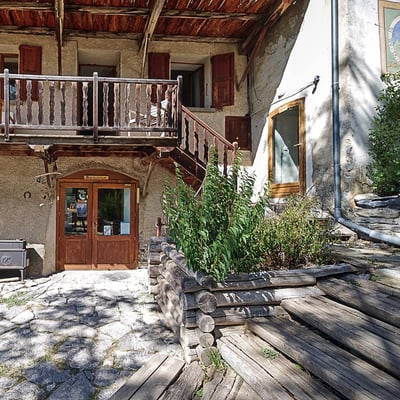 entrée côté jardin